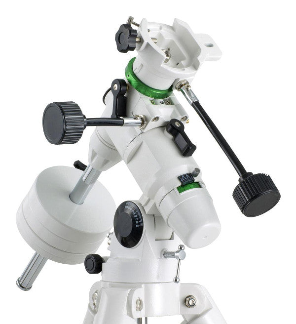 Apochromatische Teleskop Sky-Watcher Black Diamond 80ED f/7.5 auf Montierung NEQ3-2 Pro GoTo