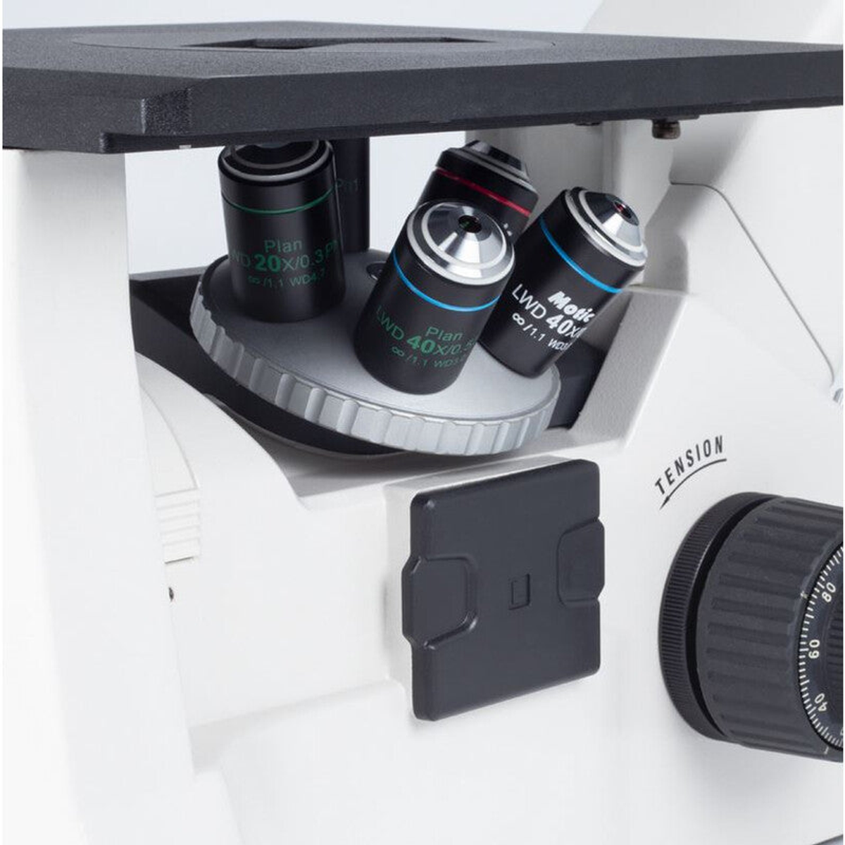Microscope inversé trinoculaire AE31E 40x–400x à contraste de phase – Motic