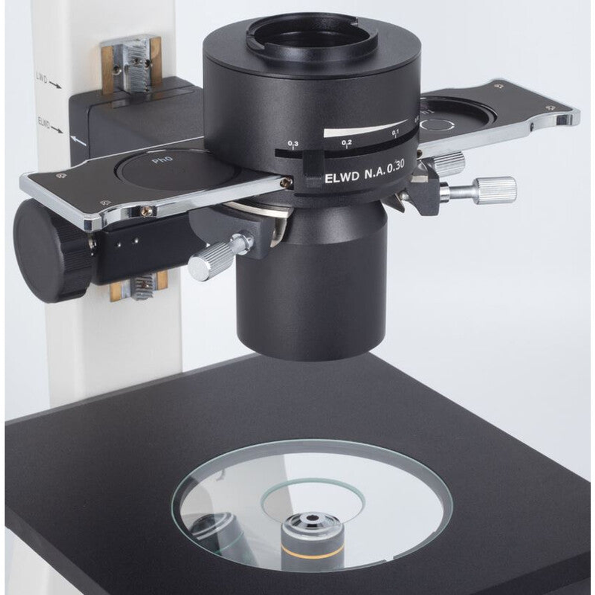 Microscope inversé trinoculaire AE31E 40x–400x à contraste de phase – Motic